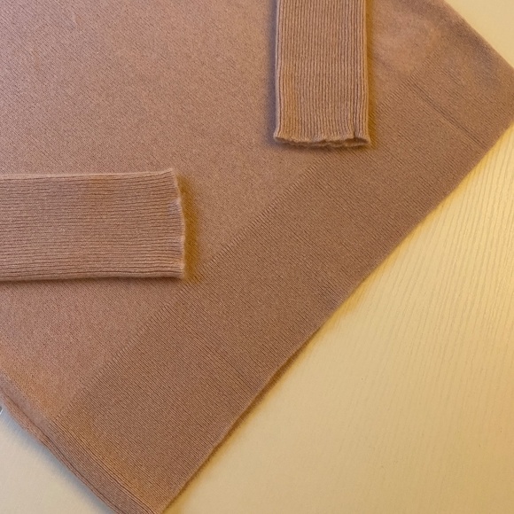 Halogen Nordstrom V-Neck 100% Cashmare Sweater Light Lavender Size M - Picture 10 of 14